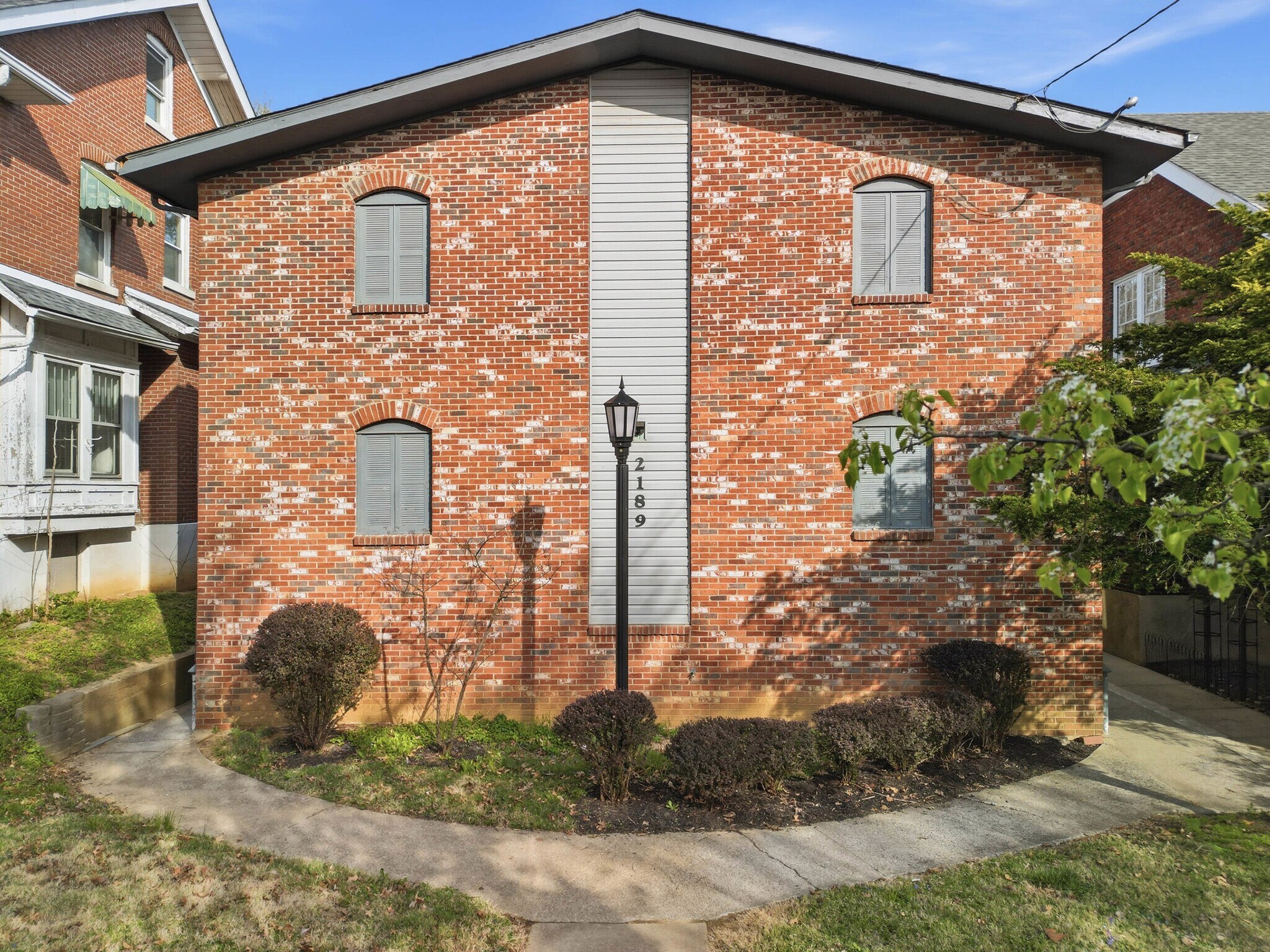 2189 Baringer Ave, Louisville, KY à vendre Photo principale– Image 1 sur 37