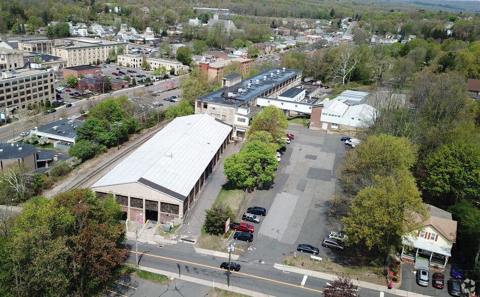 135-153 Center St, Bristol, CT à louer - Aérien – Image 3 sur 9