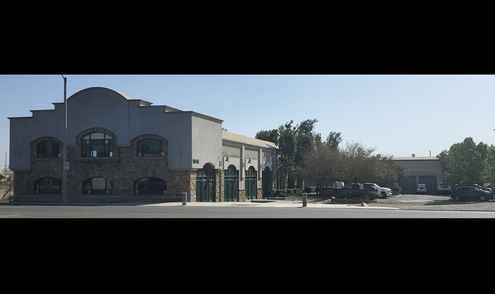 1614 E Holt Blvd, Ontario, CA à louer - Photo de l’immeuble – Image 2 sur 7