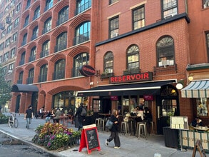 70 University Pl, New York, NY à louer Photo de l’immeuble– Image 2 sur 9