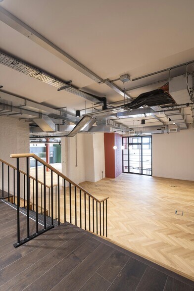 18 Clerkenwell Clos, Londres à louer - Photo de l’immeuble – Image 3 sur 16