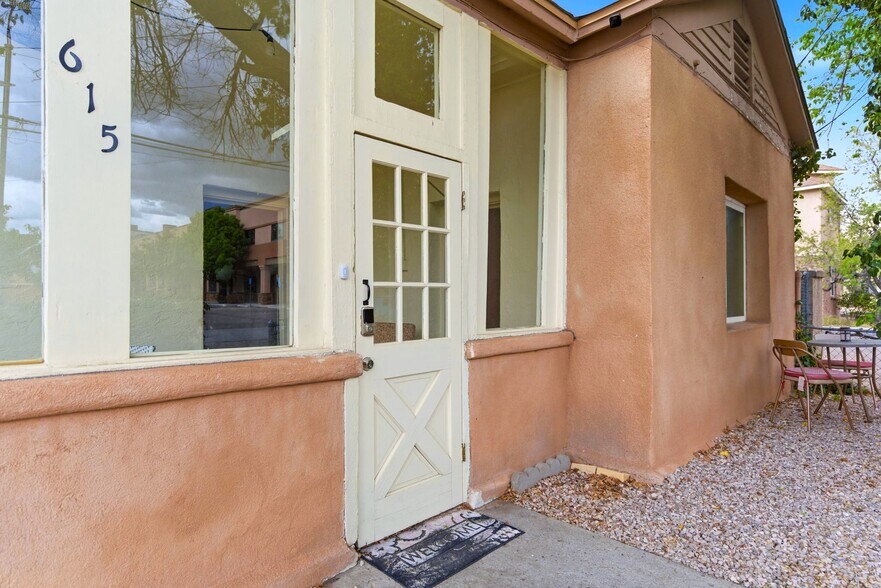 615 Keleher Ave NW, Albuquerque, NM à vendre - Photo de l’immeuble – Image 3 sur 24