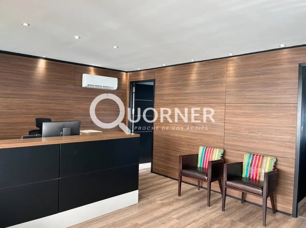 Bureau dans Fréjus à louer Hall d’entrée– Image 1 sur 3