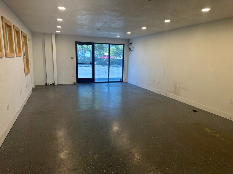 3030 Thorntree Dr, Chico, CA à louer - Photo de l’immeuble – Image 3 sur 5