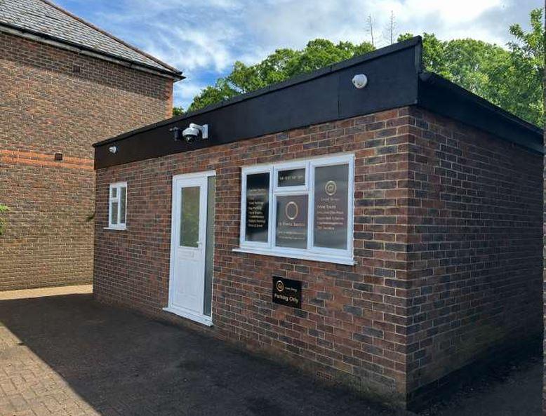 27A Mill Rd, Crawley à louer Photo principale– Image 1 sur 2