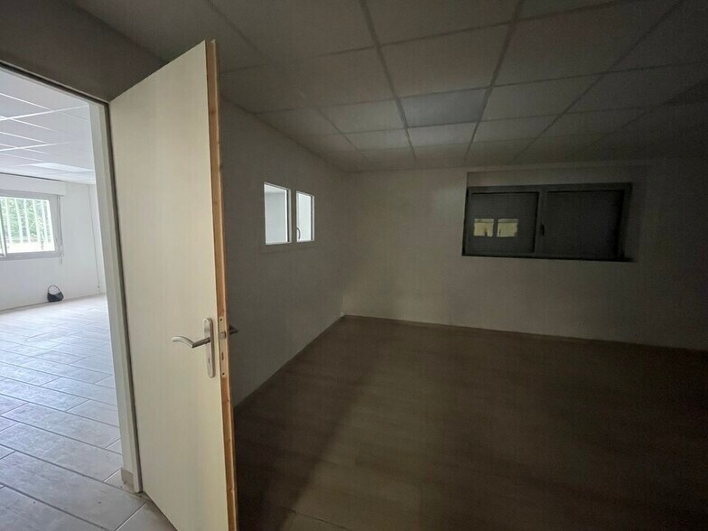 Local d’activités dans Caudan à louer - Photo intérieure – Image 3 sur 8