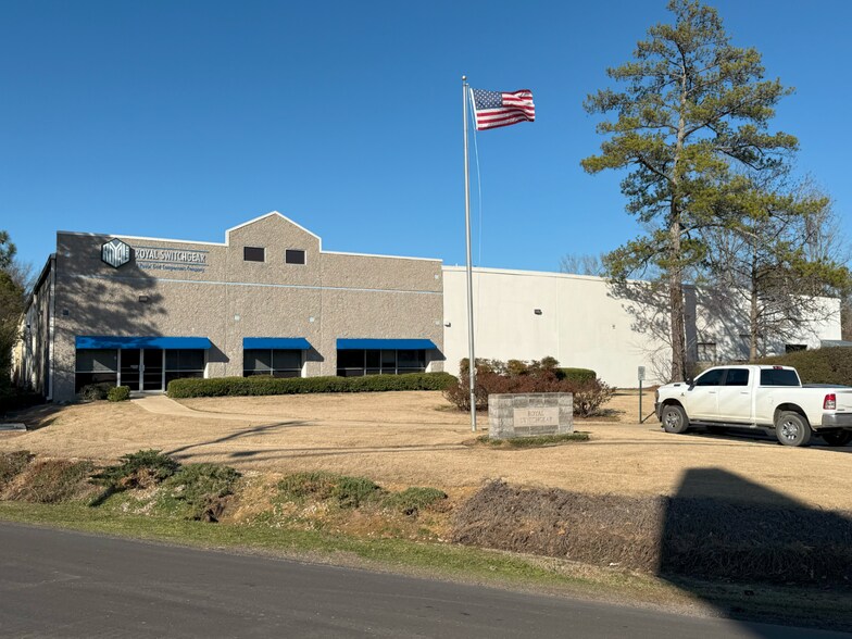 3995 Pine Ln SE, Bessemer, AL à louer - Photo de l’immeuble – Image 2 sur 11