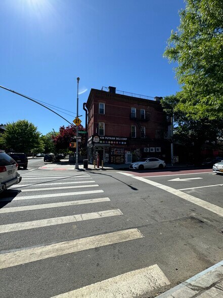 293 Putnam, Brooklyn, NY à louer - Photo de l’immeuble – Image 3 sur 5