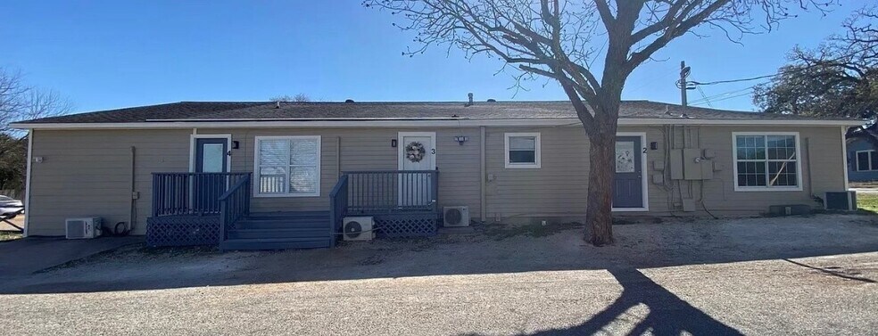 1520 D St, Floresville, TX à vendre - Photo de l’immeuble – Image 3 sur 11