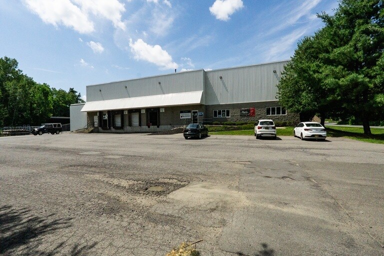 4253 Albany St, Albany, NY à louer Photo de l’immeuble– Image 1 sur 10