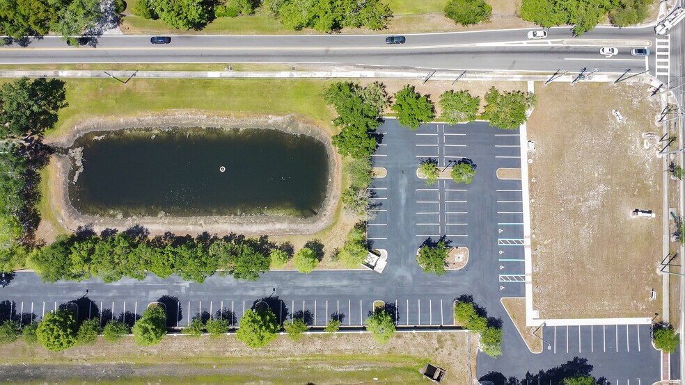 9048 University Blvd, Orlando, FL à vendre - Aérien – Image 2 sur 9