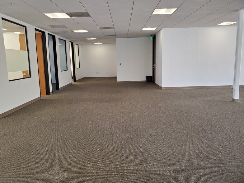 20195 Stevens Creek Blvd, Cupertino, CA à louer - Photo de l’immeuble – Image 3 sur 13