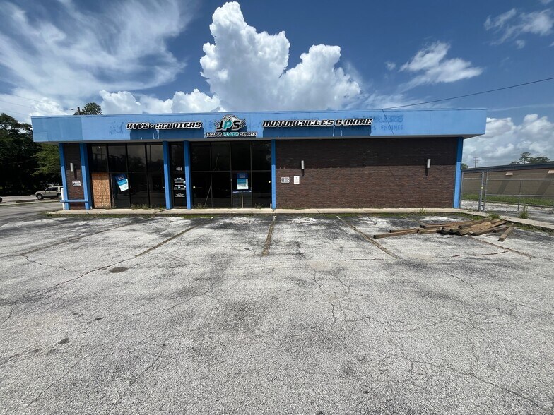 4052 University Blvd S, Jacksonville, FL à louer - Photo de l’immeuble – Image 1 sur 13