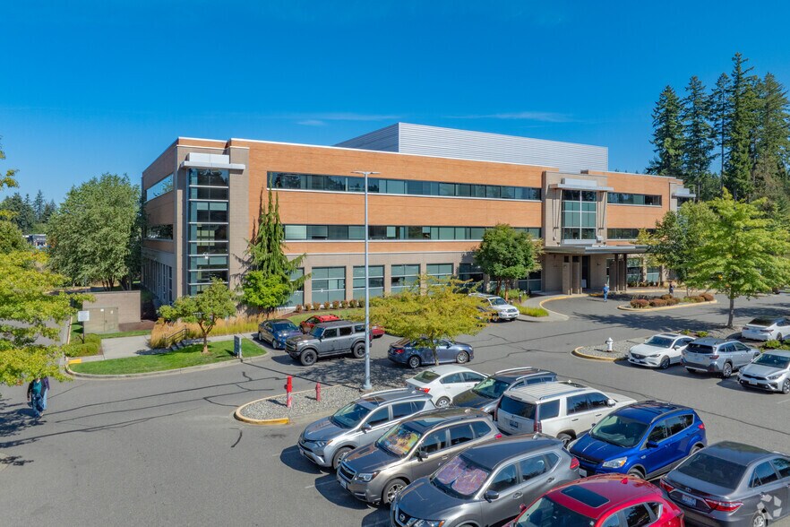 10004 204th Ave E, Bonney Lake, WA à louer - Photo principale – Image 1 sur 5