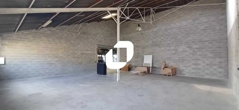 Local d’activités dans Longnes à louer - Photo intérieure – Image 3 sur 10