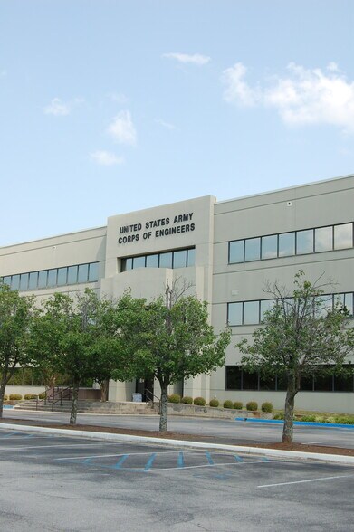 4820 University Sq, Huntsville, AL à louer - Photo de l’immeuble – Image 2 sur 6