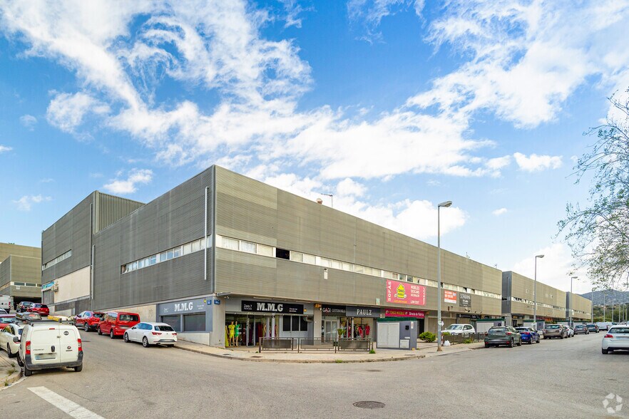 Local commercial dans Badalona, Barcelona à vendre - Photo de l’immeuble – Image 2 sur 2