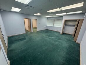 8134-8278 Granville St, Vancouver, BC à louer Photo intérieure– Image 1 sur 3