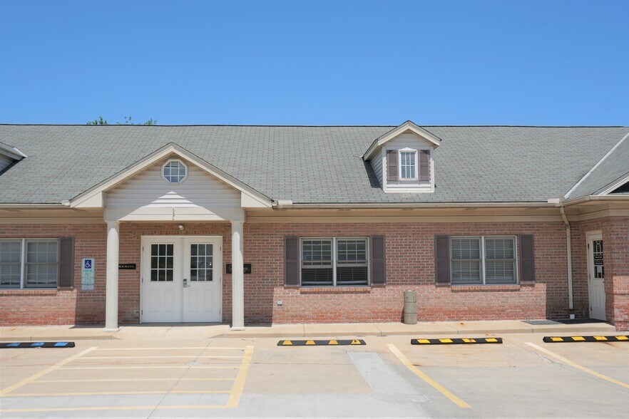160 Cleveland St, Elyria, OH à vendre - Photo de l’immeuble – Image 3 sur 15