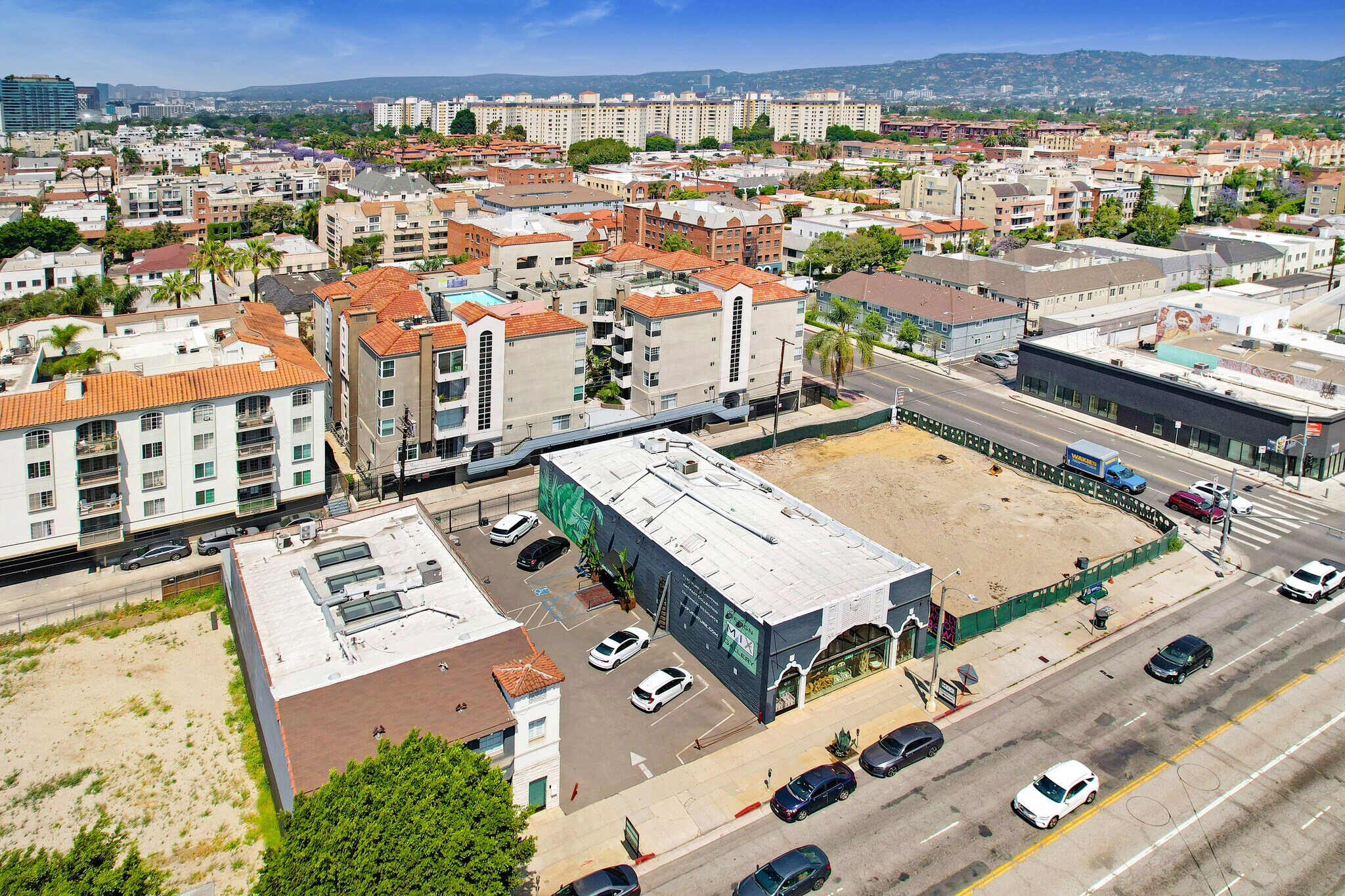 611-617 S La Brea portefeuille de 3 biens à vendre sur LoopNet.fr Photo de l’immeuble– Image 1 sur 14
