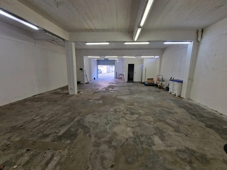 Industriel/Logistique dans Nice à vendre - Photo de l’immeuble – Image 1 sur 7