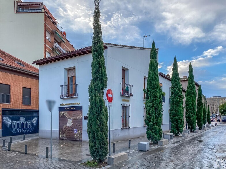 Immeuble residentiel dans Alcalá de Henares, Madrid à vendre - Photo de l’immeuble – Image 2 sur 3