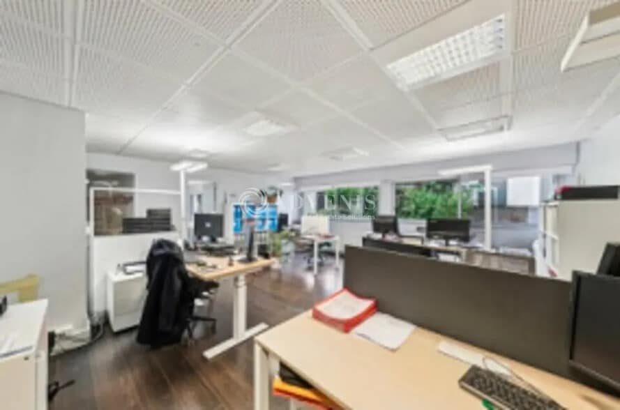 Bureau dans Paris à louer - Photo de l’immeuble – Image 2 sur 8