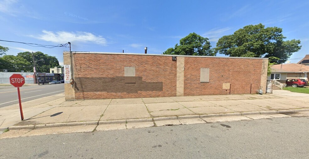 436 S Franklin St, Hempstead, NY à vendre - Photo de l’immeuble – Image 2 sur 4
