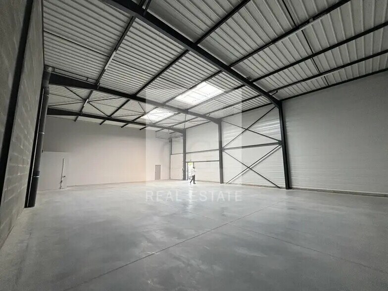 150 Bis Rue Ampère, Genay à louer - Photo intérieure – Image 2 sur 8