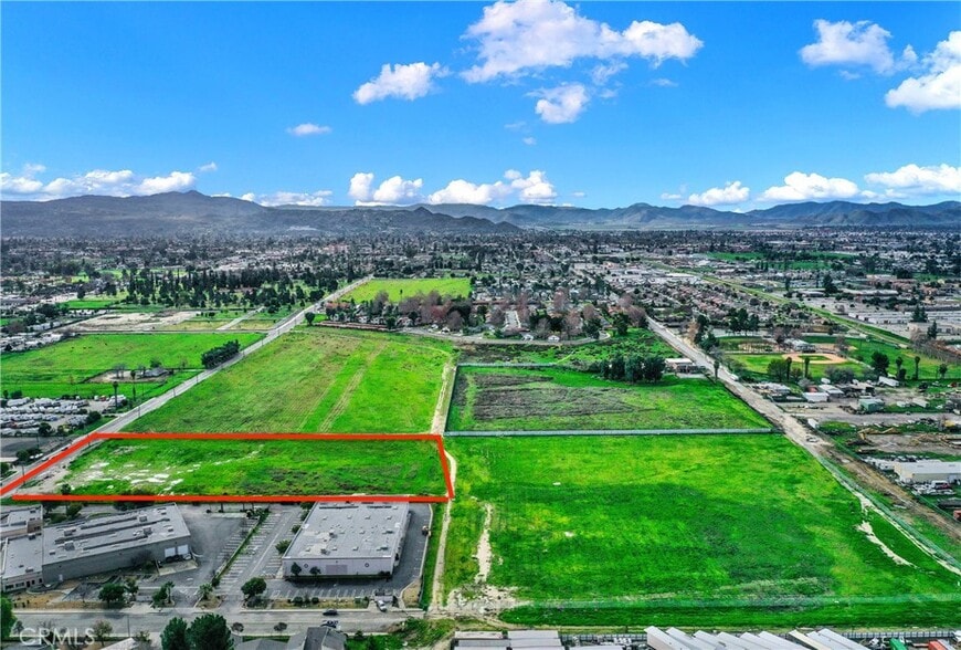 Midway Ranch Tr Unit, Hemet, CA à vendre - Aérien – Image 2 sur 3
