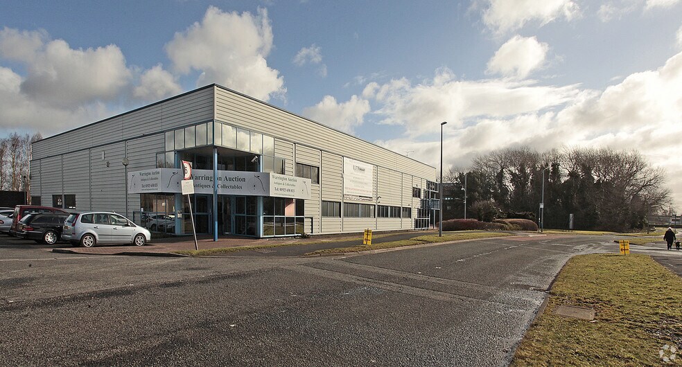 551-552 Europa Blvd, Warrington à louer - Photo de l’immeuble – Image 3 sur 4