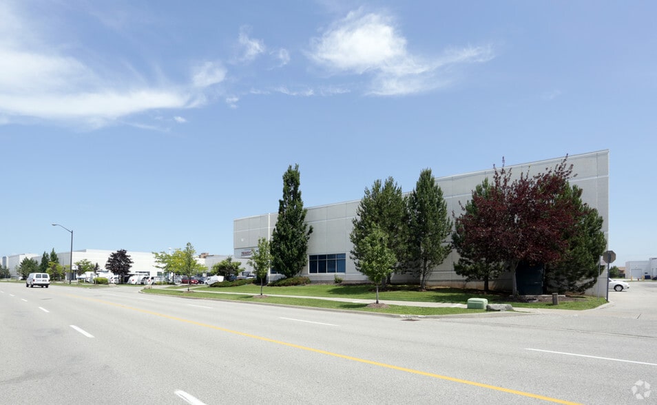 3585 Laird Rd, Mississauga, ON à louer - Photo principale – Image 1 sur 5