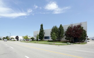 Plus de détails pour 3585 Laird Rd, Mississauga, ON - Industriel/Logistique à louer