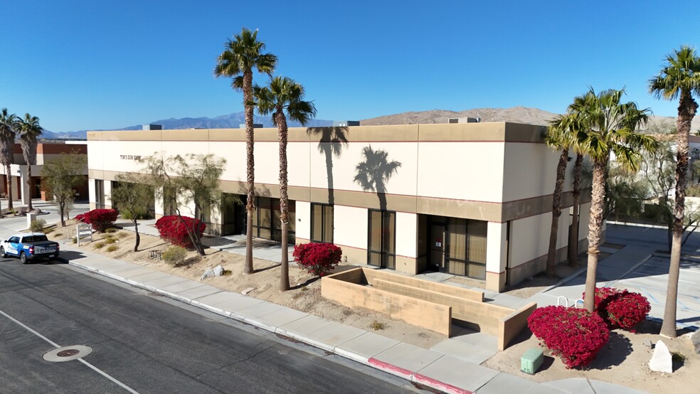 72128 Adelaid St, Thousand Palms, CA à louer - Photo de l’immeuble – Image 1 sur 3
