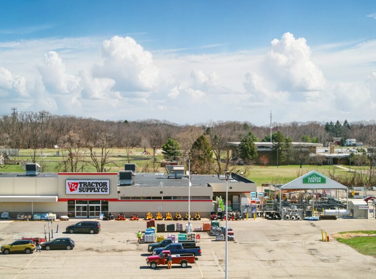 1448 N Eaton St, Albion, MI à louer - Photo de l’immeuble – Image 2 sur 6