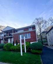 1032-1036 Victory Blvd, Staten Island, NY à louer Photo de l’immeuble– Image 1 sur 14