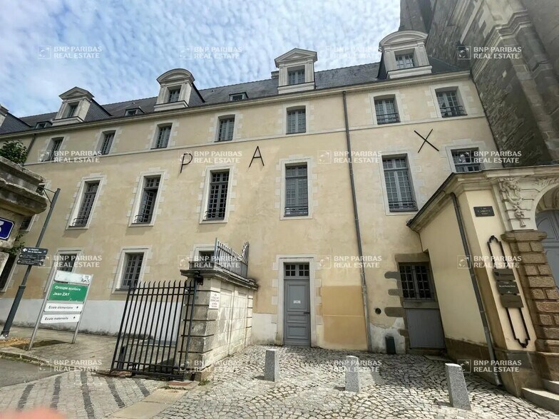 Bureau dans Rennes à louer - Photo de l’immeuble – Image 1 sur 7