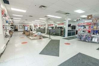 1283 Algoma Rd, Gloucester, ON à louer Photo intérieure– Image 1 sur 7