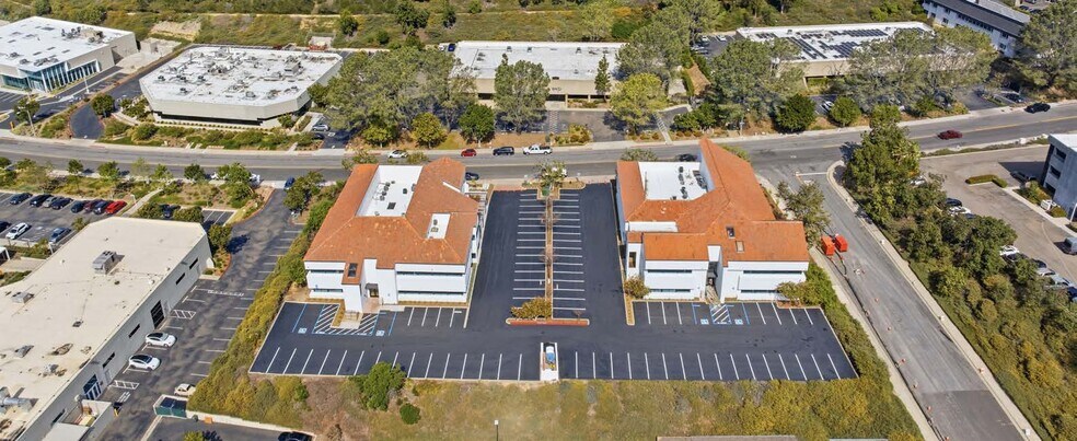 5665 Oberlin Dr, San Diego, CA à vendre - Photo de l’immeuble – Image 3 sur 5