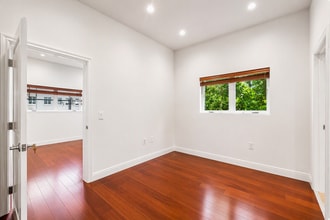1112 N Sherbourne Dr, West Hollywood, CA à louer Photo intérieure– Image 2 sur 13