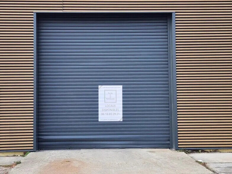 Industriel/Logistique dans Perpignan à louer - Photo de l’immeuble – Image 2 sur 17