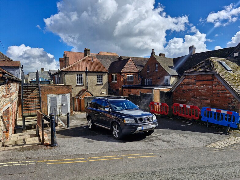 99 High St, Marlborough à vendre - Photo de l’immeuble – Image 3 sur 4