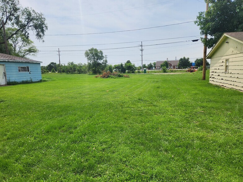 2242 Brentwood Ave, Montgomery, IL à vendre - Photo de l’immeuble – Image 3 sur 6