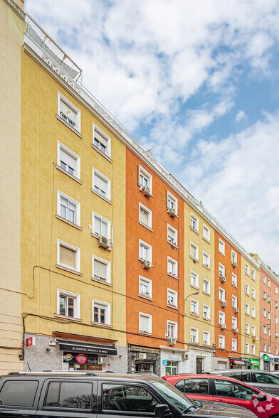 Local commercial dans Madrid, Madrid à louer - Photo de l’immeuble – Image 2 sur 2