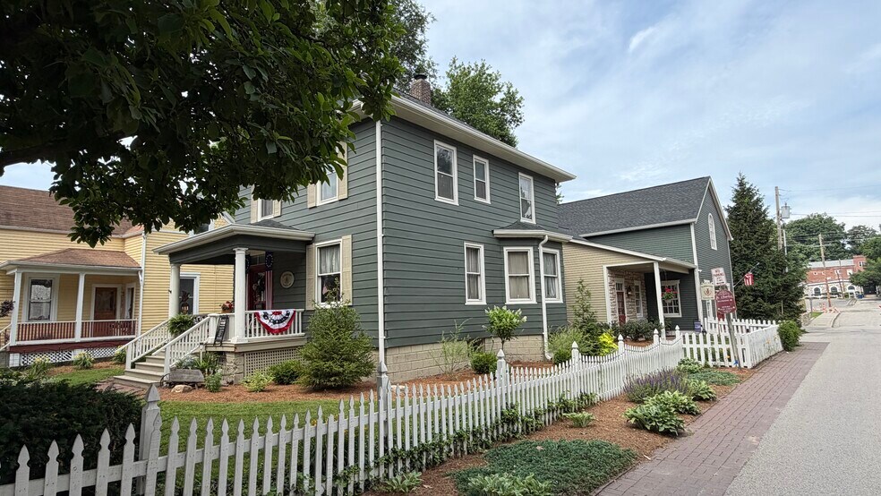 803 S Main St, Saint Charles, MO à vendre - Photo de l’immeuble – Image 3 sur 8