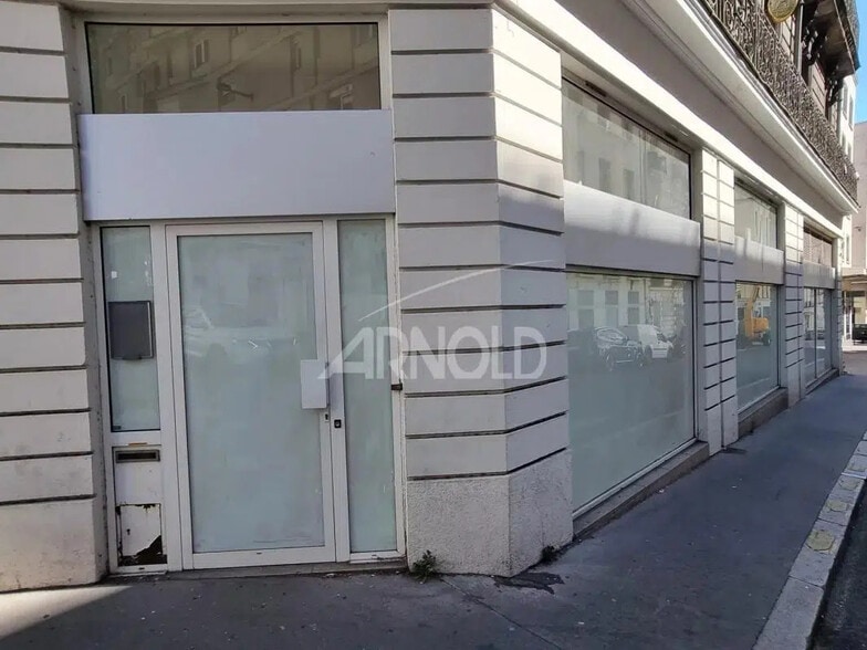 Local commercial dans Nantes à louer - Photo de l’immeuble – Image 1 sur 3
