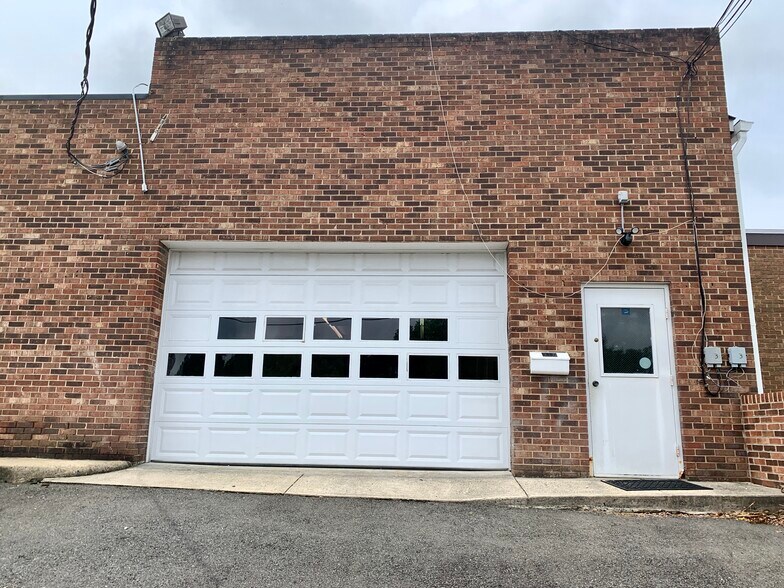 318 Dominion Rd NE, Vienna, VA à louer - Photo de l’immeuble – Image 1 sur 4
