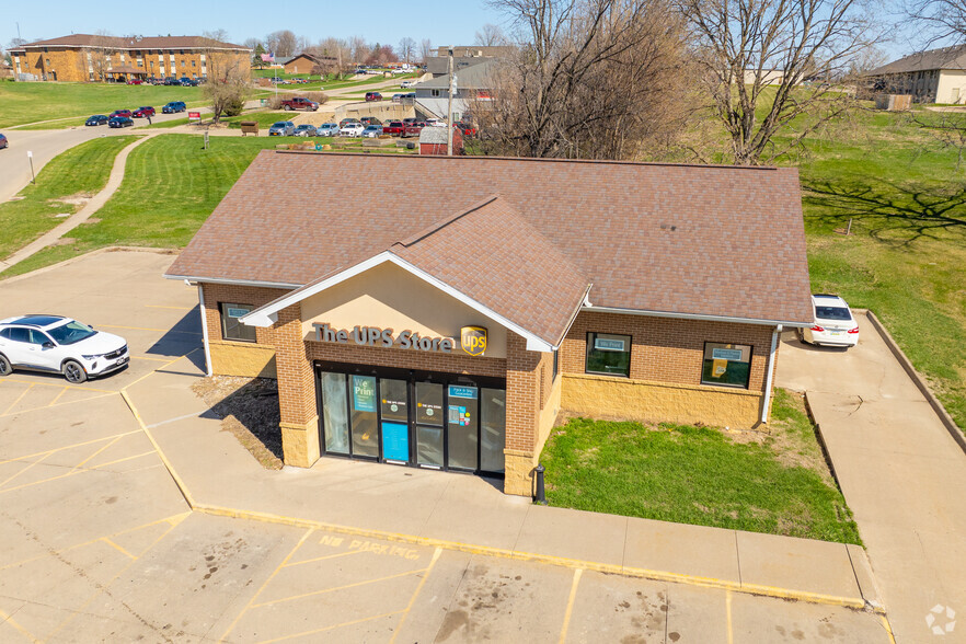 125 W Merle Hibbs Blvd, Marshalltown, IA à vendre - Photo de l’immeuble – Image 2 sur 7