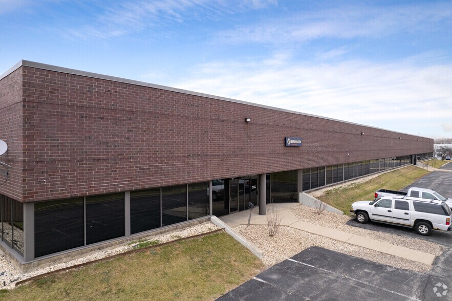 1070 S Northpoint Blvd, Waukegan, IL à louer - Photo de l’immeuble – Image 2 sur 13