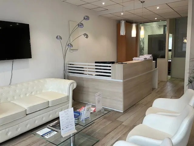 Bureau dans Lyon à louer - Hall d’entrée – Image 1 sur 19